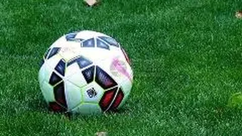 谢霆锋庆生全家聚首，谢贤墨镜揭下现真容，狄波拉同框亮相