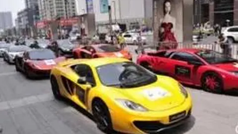 《球手传奇》：美式橄榄球征途中的激情岁月与战友情深